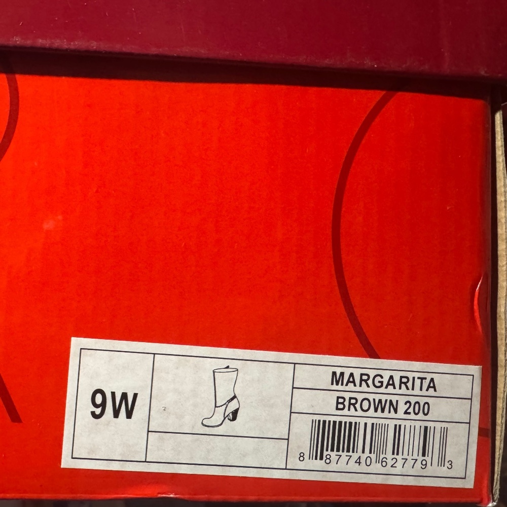 AEROSOLES 9W MARGARITA BROWN 200 **NOT USED** BOOTS